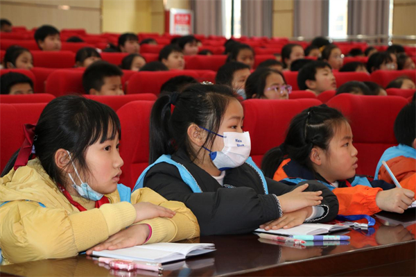 六安市皋城小学小记者课堂举办新学期心理适应性讲座