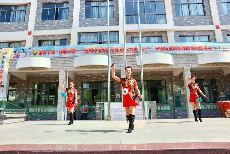 合肥市屯溪路小学“六一”嘉年华:传统游戏里的文化与爱心(图1)