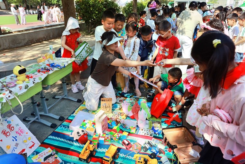 合肥市屯溪路小学“六一”嘉年华:传统游戏里的文化与爱心(图4)